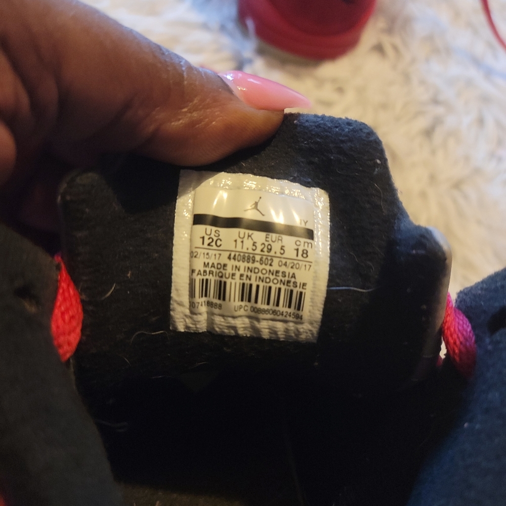 Jordan Sneakers - Picture 6 of 6